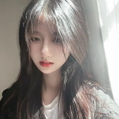 在冷漠的他怀里撒个娇